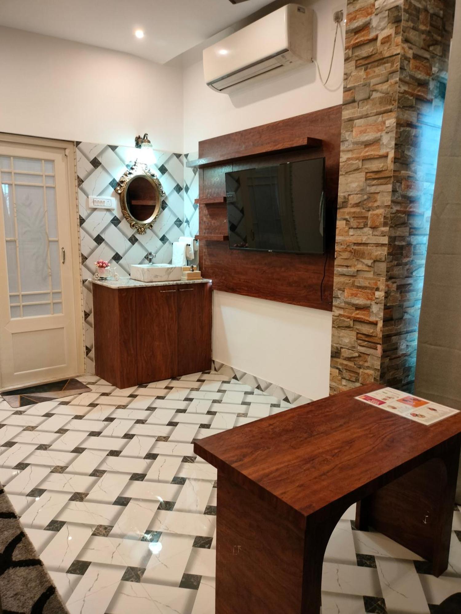 Kollolini Kolkata Panzió Kültér fotó