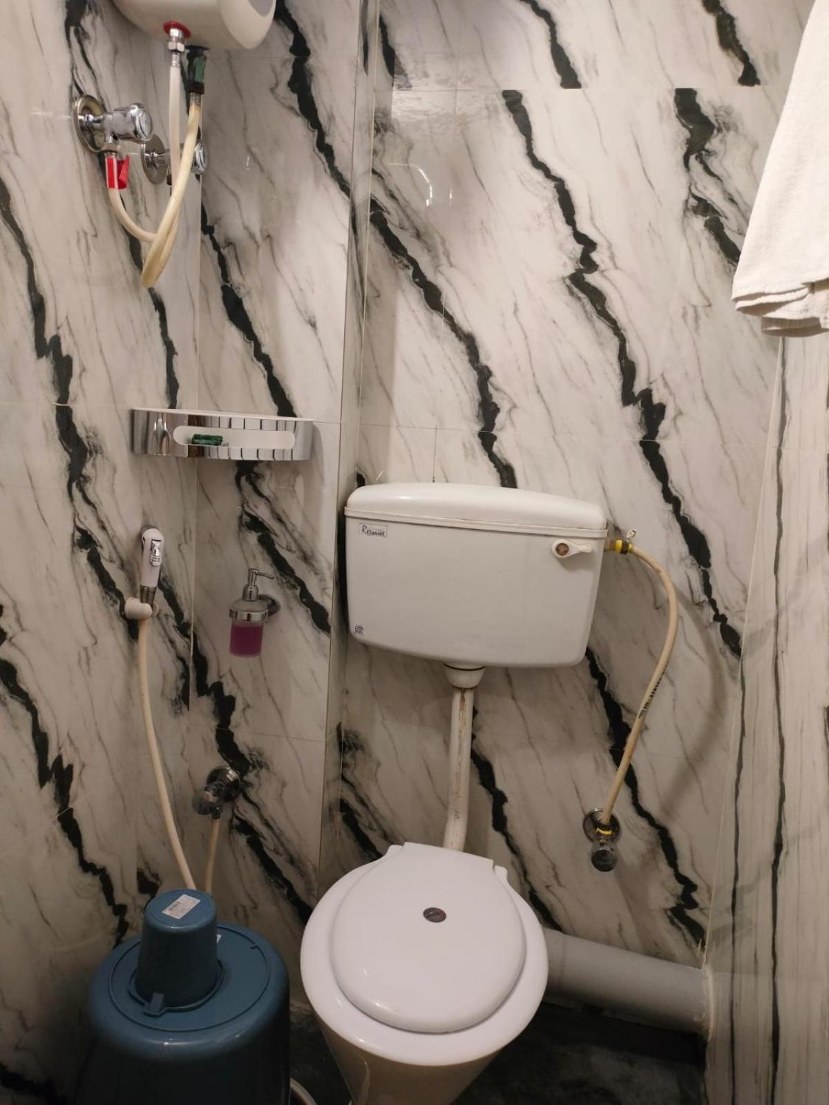 Kollolini Kolkata Panzió Kültér fotó